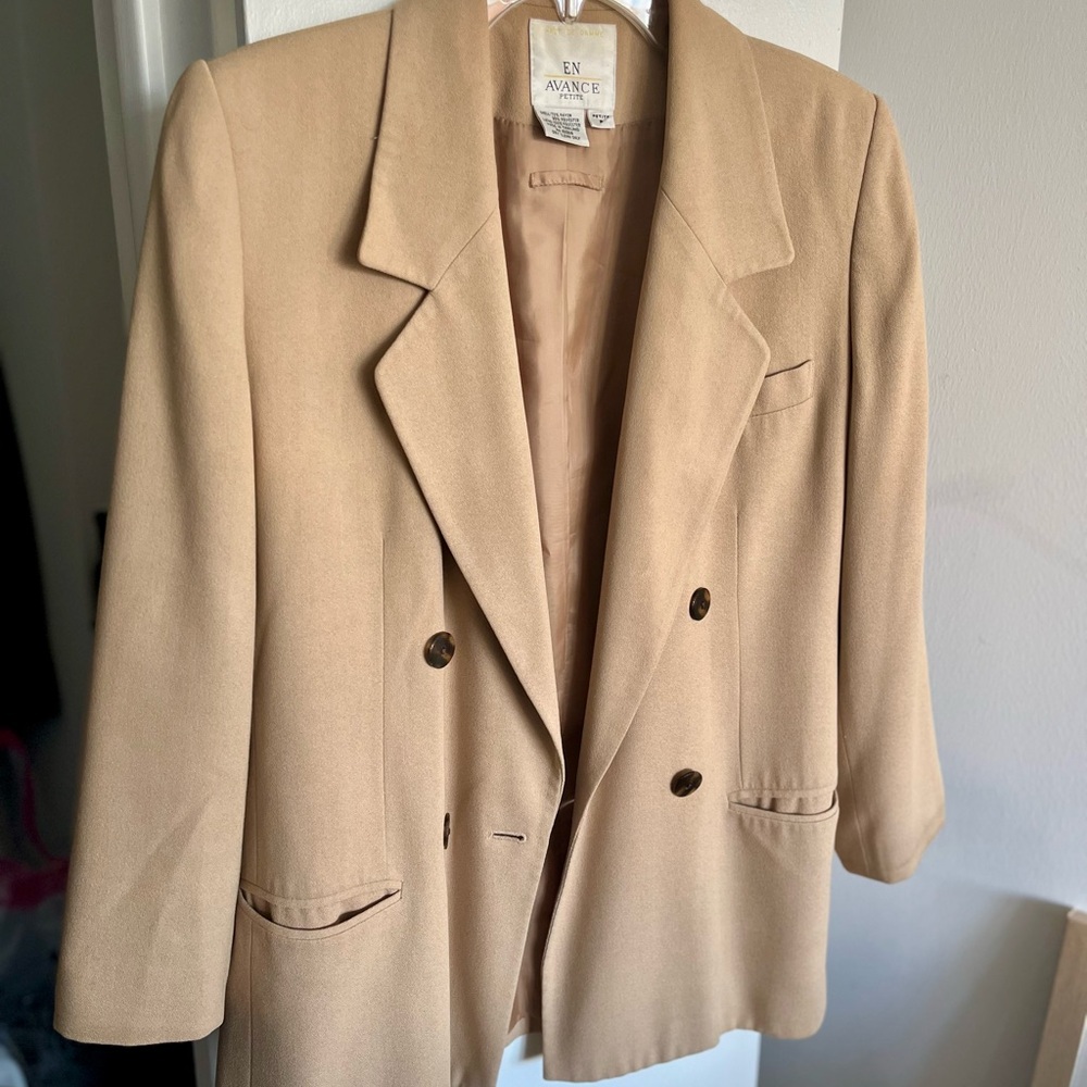 Vintage En Avance Women's Tan Double-Breasted Blazer